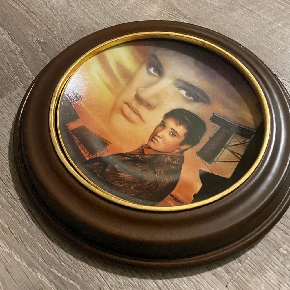 Elvis Presley Limited Edition Collector Plate Heartbreak Hotel #13963I
